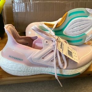 NEW Adidas Ultraboost Women Shoe Size US 8 - New With Tag Not In Box